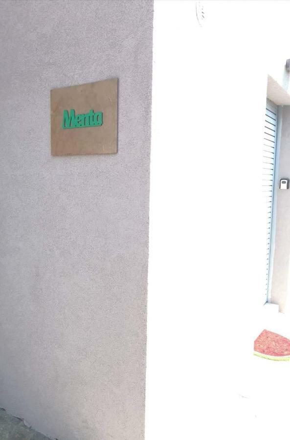 Menta Apartment Nea Iraklitsa Esterno foto